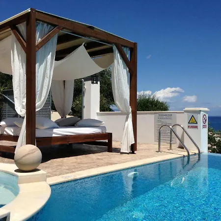 Ionian Pearl Luxury מסונגי