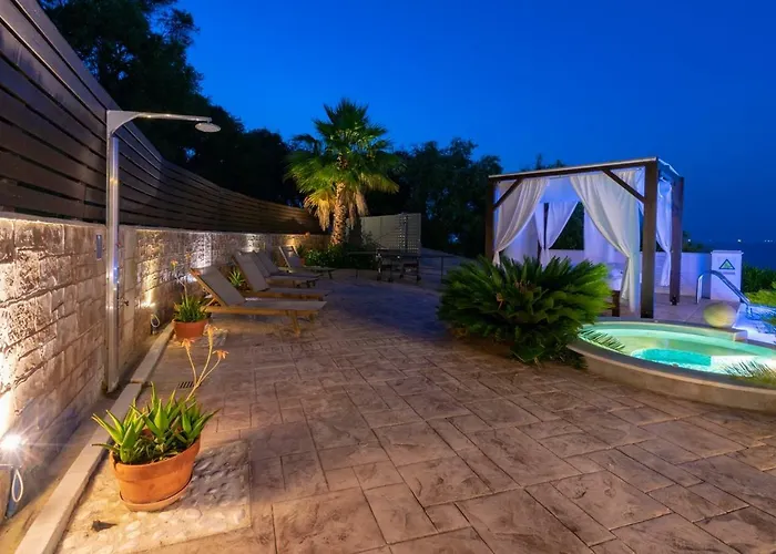 Ionian Pearl Luxury * Mesongí